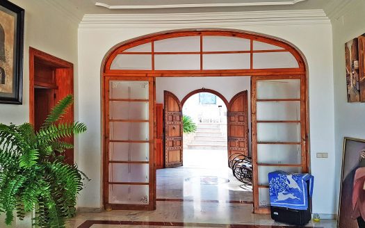 Ref 1170; Investition! Penthouse Investment! Mansion-style penthouse with gigantic sea views in Genova for sale