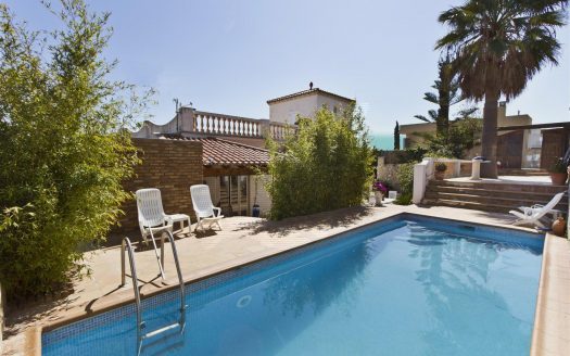 Ref 1170; Investition! Penthouse Investment! Mansion-style penthouse with gigantic sea views in Genova for sale