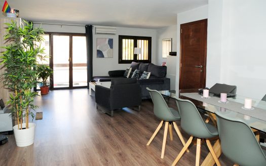 Ref 1882; Groundfloor apartment with nice courtyard in Genova for sale