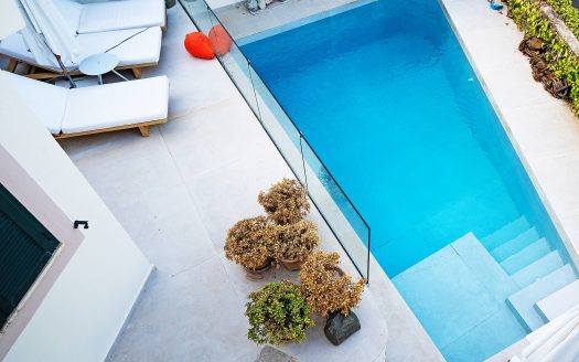 Ref 1899; Mediterranean villa with pool and guest apartment in Genova for sale