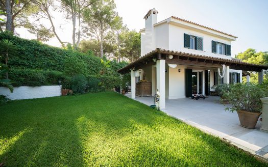 Ref 1899; Mediterranean villa with pool and guest apartment in Genova for sale